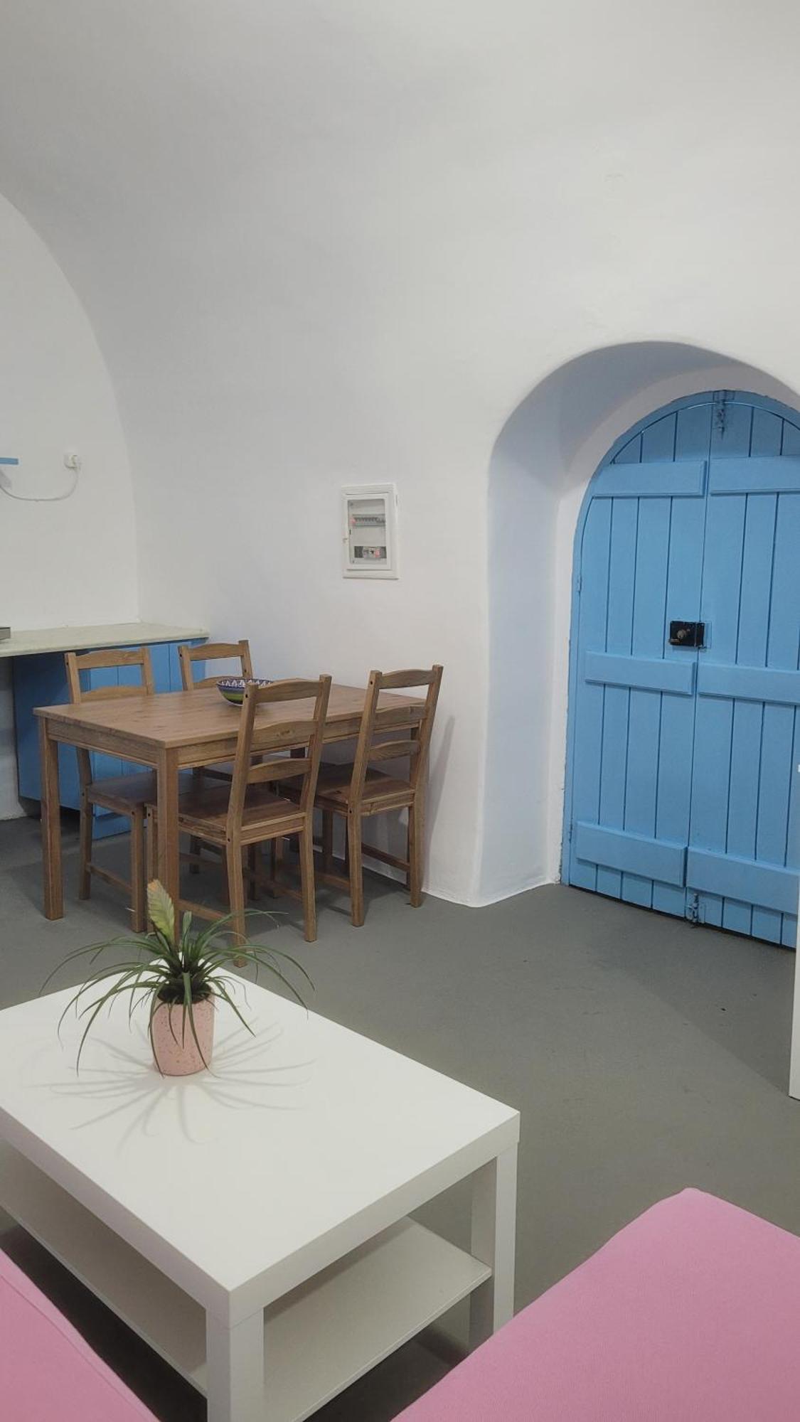 Apartment Kamaraki Aroniadika
